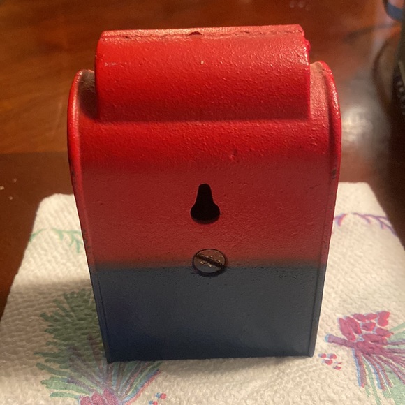 Vintage John Wright Mail Box Letters Cast Iron Still Bank, Red & Blue - Picture 2 of 2